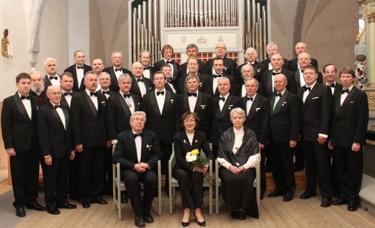 Türnpu Meeskoor 2013 – koor koosseis kirikusaalis